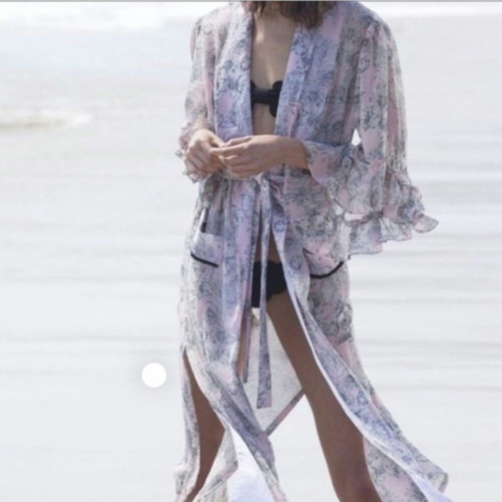 Misa Los Angeles Amina Floral Kimono Size: S
